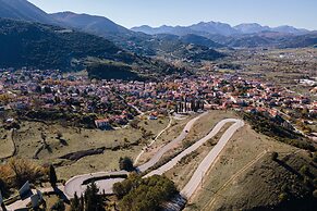 GM Luxury Suites Kalavryta