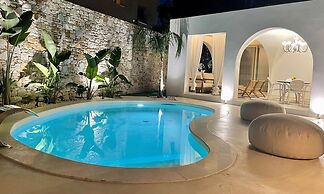 BYBLOS ARIA-THE SEASIDE LUXURY VILLA