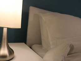 12 Guests 5-bedroom House in Central Birmingham