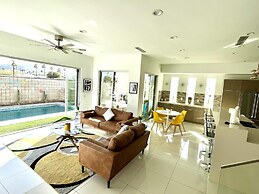 Breathtaking Luxury Villa Architectural Jewel