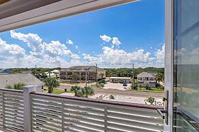 226 South Fletcher 3rd Floor 3 Bedroom Home by RedAwning