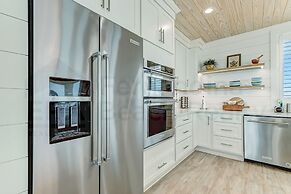 226 South Fletcher 3rd Floor 3 Bedroom Home by RedAwning