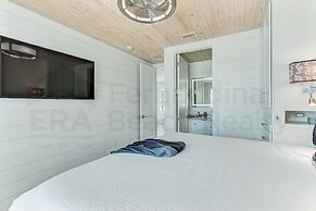 226 South Fletcher 3rd Floor 3 Bedroom Home by RedAwning