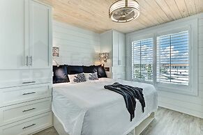 226 South Fletcher 3rd Floor 3 Bedroom Home by RedAwning