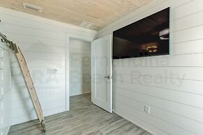 226 South Fletcher 3rd Floor 3 Bedroom Home by RedAwning