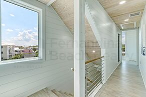 226 South Fletcher 3rd Floor 3 Bedroom Home by RedAwning