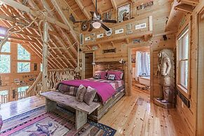 Powdermill Hill Cabin 3 Bedroom Cabin by RedAwning