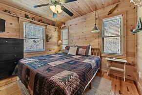Powdermill Hill Cabin 3 Bedroom Cabin by RedAwning