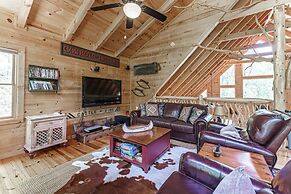 Powdermill Hill Cabin 3 Bedroom Cabin by RedAwning