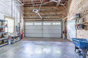 Powdermill Hill Cabin 3 Bedroom Cabin by RedAwning