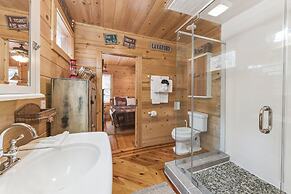 Powdermill Hill Cabin 3 Bedroom Cabin by RedAwning