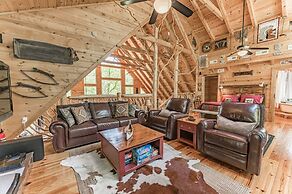 Powdermill Hill Cabin 3 Bedroom Cabin by RedAwning