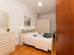 Apartment Villa Andro