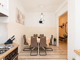 Apartment Villa Andro