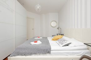 Warsaw Słomińskiego by Renters