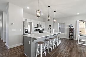 Escape Peak 5 Bedroom Home by RedAwning