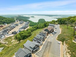 Escape Peak 5 Bedroom Home by RedAwning