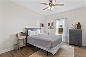 Escape Peak 5 Bedroom Home by RedAwning