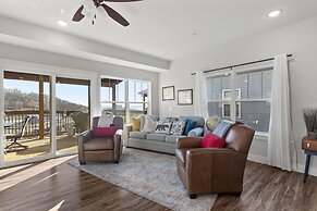 Escape Peak 5 Bedroom Home by RedAwning