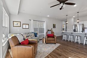 Escape Peak 5 Bedroom Home by RedAwning