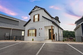 Escape Peak 5 Bedroom Home by RedAwning