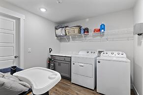 Escape Peak 5 Bedroom Home by RedAwning