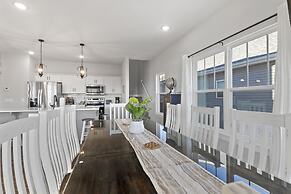 Escape Peak 5 Bedroom Home by RedAwning