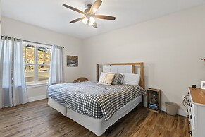 Escape Peak 5 Bedroom Home by RedAwning