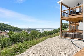 Escape Peak 5 Bedroom Home by RedAwning