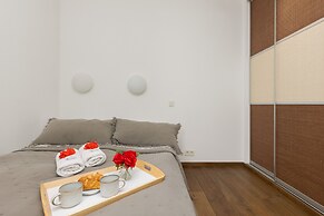 Studio Al.niepodległości by Renters