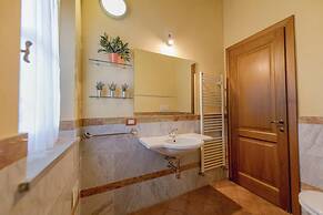 Maria Farmhouse Apartment in Wine Resort in Lucca