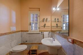 Maria Farmhouse Apartment in Wine Resort in Lucca