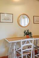 Maria Farmhouse Apartment in Wine Resort in Lucca