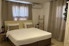 3 Bed Villa Sleeps 5 With Pets & Enclosed Garden