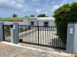 Stylish 3-bed House in Brakkeput Meimei