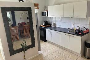 3 Bed Villa Sleeps 5 With Pets & Enclosed Garden