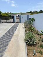 Stylish 3-bed House in Brakkeput Meimei