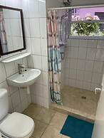 Stylish 3-bed House in Brakkeput Meimei