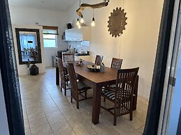 Stylish 3-bed House in Brakkeput Meimei