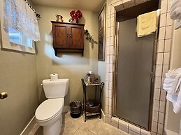 Country Willows Inn and Estate