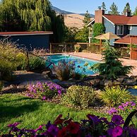 Country Willows Inn and Estate