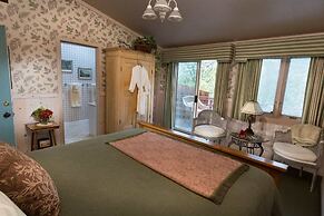 Country Willows Inn and Estate