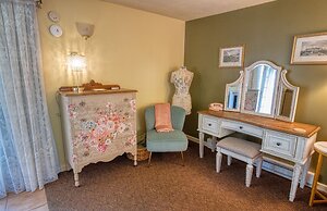 Country Willows Inn and Estate