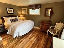 Country Willows Inn and Estate