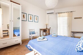 2770 Uliveto Valeria - Trullo Melograno by Perle di Puglia