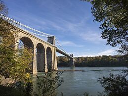 Bryn Mel Manor Straits View