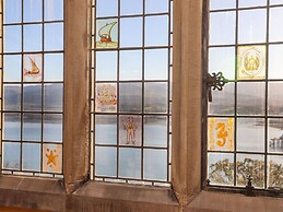 Bryn Mel Manor Straits View