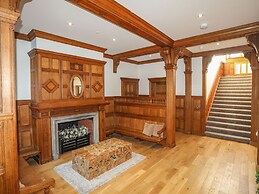 Bryn Mel Manor Straits View