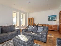 Bryn Mel Manor Straits View