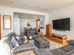 Bryn Mel Manor Straits View